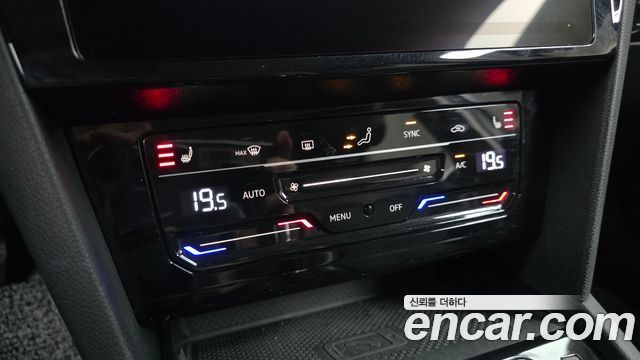 Volkswagen Passat GT (B8) 2.0 TDI Premium 2022 — фото 30