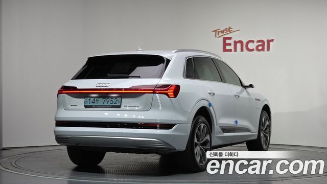 Audi e-tron 55 Quattro 2022 — фото 2