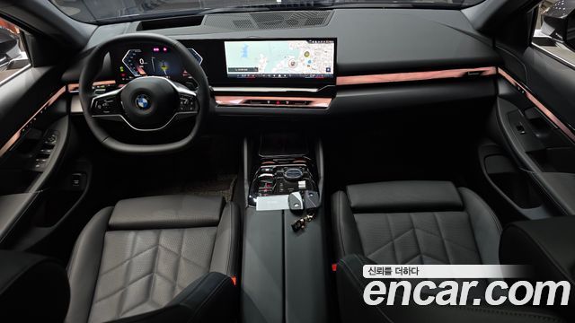 BMW 5 Series (G60) 523d 2025 — фото 7