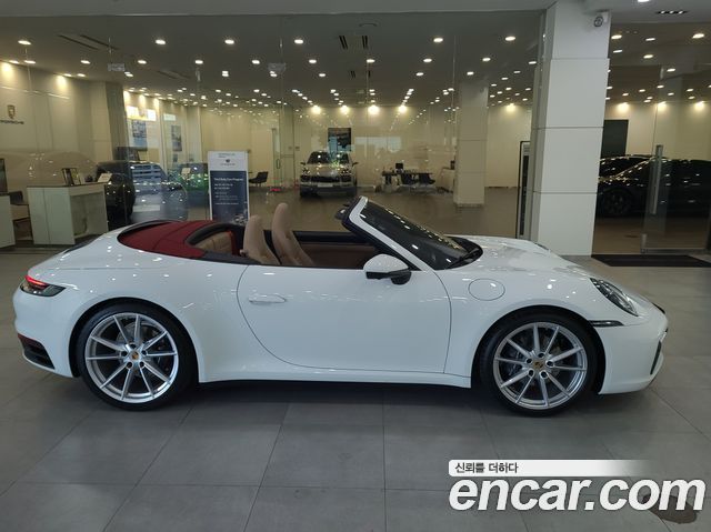 Porsche 911 (992) Carrera 4 Cabriolet 2024 — фото 22