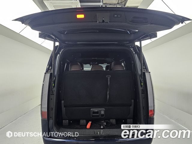 Hyundai Staria HEV 1.6T Lounge 9-Seater Inspiration 2026 — фото 23