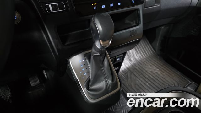 Hyundai Staria Cargo 5-Seater Modern 2023 — фото 9