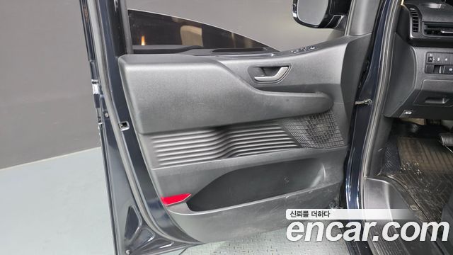 Hyundai Staria Cargo 5-Seater Modern 2023 — фото 16