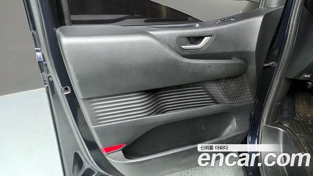 Hyundai Staria Cargo 5-Seater Modern 2023 — фото 25