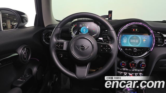 MINI Cooper S Classic Launch Pack Third Generation 2022 — фото 13
