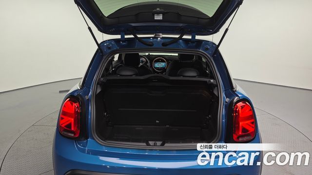 MINI Cooper S Classic Launch Pack Third Generation 2022 — фото 20