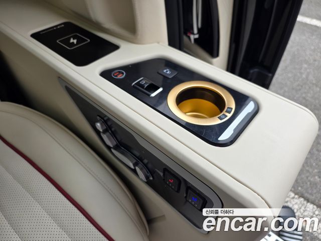 Kia Carnival (IV) Gasoline 4-Seater Hi Limousine (Special) 2024 — фото 17