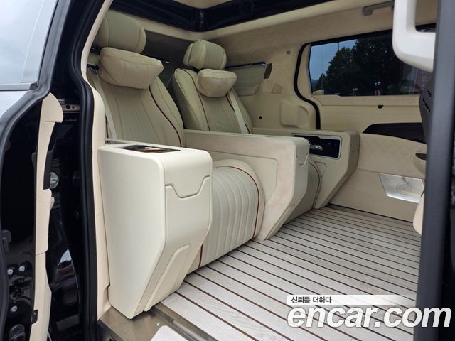 Kia Carnival (IV) Gasoline 4-Seater Hi Limousine (Special) 2024 — фото 21