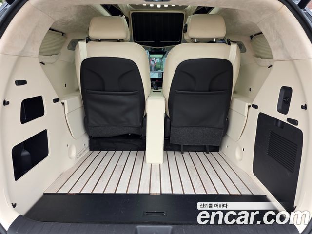 Kia Carnival (IV) Gasoline 4-Seater Hi Limousine (Special) 2024 — фото 24
