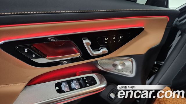 Mercedes-Benz CLE-Class (C236) CLE450 4MATIC Cabriolet 2024 — фото 20