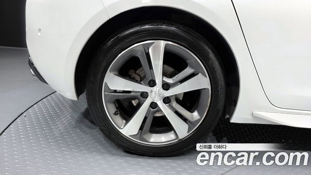 Peugeot 308 (II) 1.5 BlueHDi GT Line 2019 — фото 5
