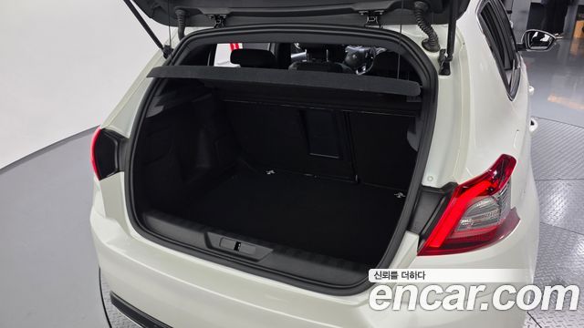 Peugeot 308 (II) 1.5 BlueHDi GT Line 2019 — фото 30