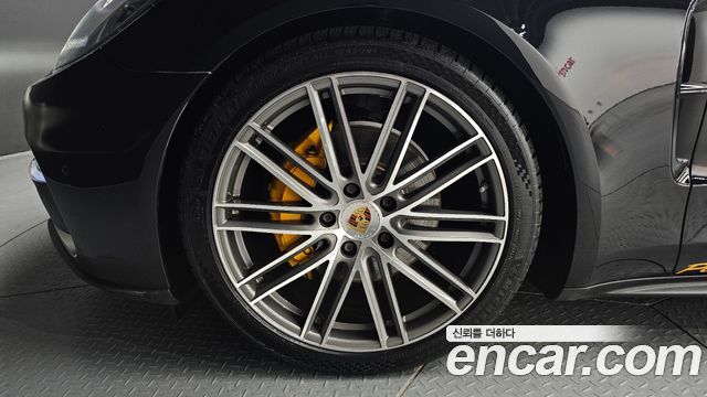 Porsche Panamera (971) 3.0 AWD 2018 — фото 5