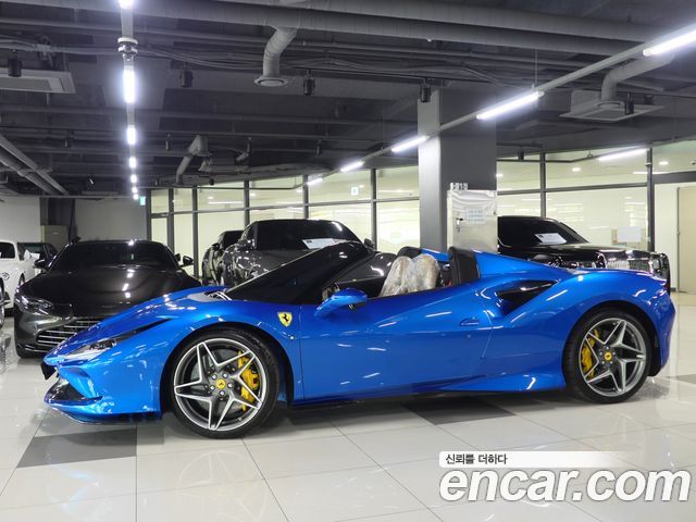 Ferrari F8 Spyder 3.9 V8 2022 — фото 2