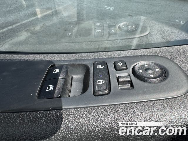 Hyundai Staria disability support car 2022 — фото 19