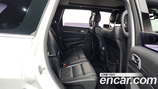 Jeep Grand Cherokee 3.0 Diesel Overland WK2 2018 — фото 11