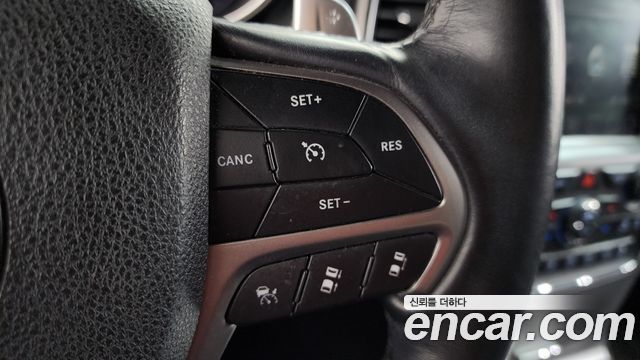 Jeep Grand Cherokee 3.0 Diesel Overland WK2 2018 — фото 16