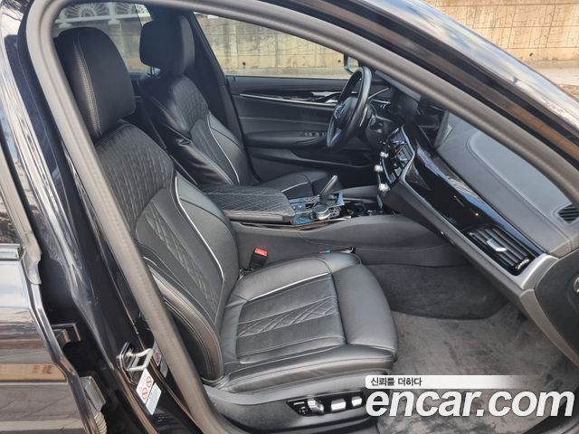 BMW 5 Series (G30) 530i xDrive M Sport Package 2023 — фото 10