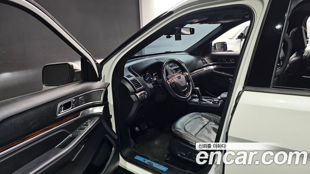 Ford Explorer 2.3 Limited 4WD 5th 2018 — фото 10