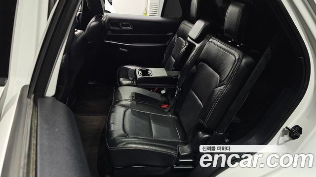 Ford Explorer 2.3 Limited 4WD 5th 2018 — фото 12
