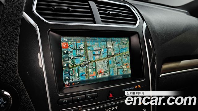 Ford Explorer 2.3 Limited 4WD 5th 2018 — фото 13