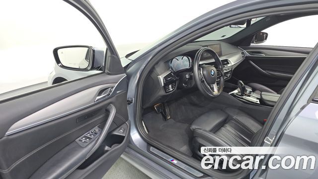 BMW 5 Series (G30) 520d M Sport package 2017 — фото 10