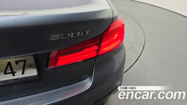 BMW 5 Series (G30) 520d M Sport package 2017 — фото 23
