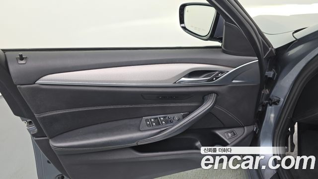BMW 5 Series (G30) 520d M Sport package 2017 — фото 24