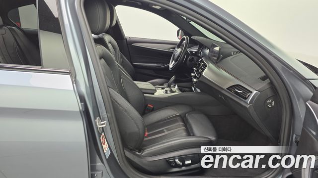 BMW 5 Series (G30) 520d M Sport package 2017 — фото 26