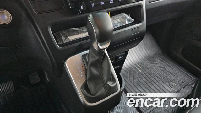 Hyundai Staria Cargo 3-Seater Modern 2022 — фото 9