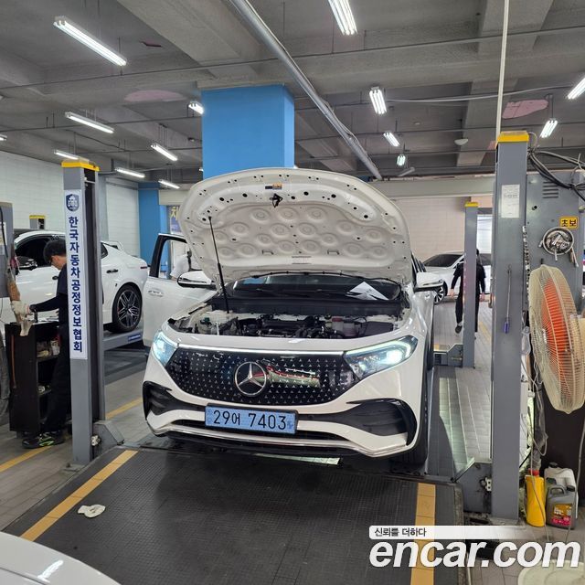 Mercedes-Benz EQB (X243) EQB300 4MATIC AMG Line 2025 — фото 23