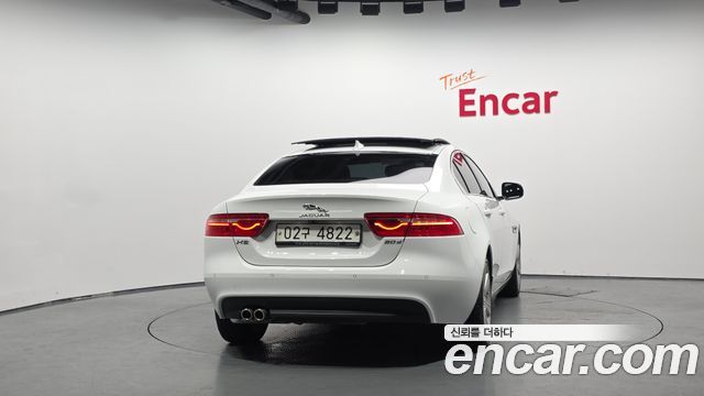 Jaguar XE 20d Portfolio 2016 — фото 4