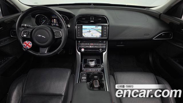 Jaguar XE 20d Portfolio 2016 — фото 7