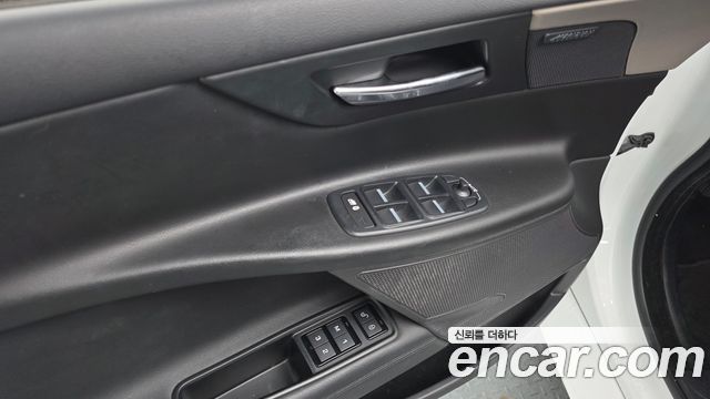 Jaguar XE 20d Portfolio 2016 — фото 18