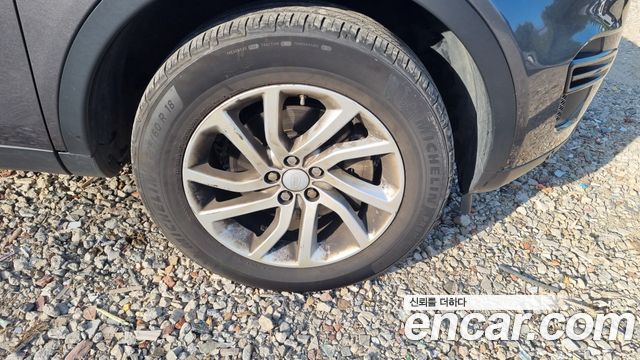 Land Rover Discovery Sport 2.0 TD4 SE 2017 — фото 6
