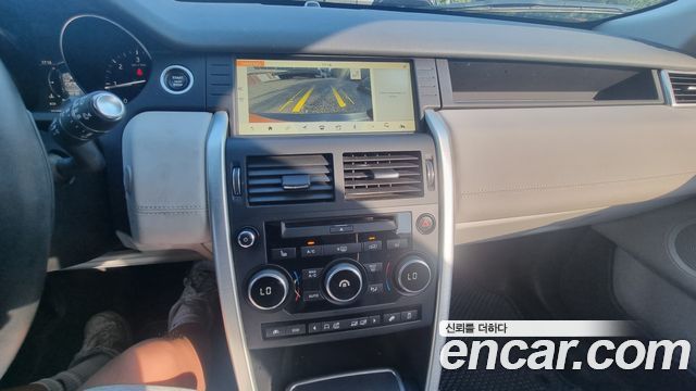Land Rover Discovery Sport 2.0 TD4 SE 2017 — фото 16