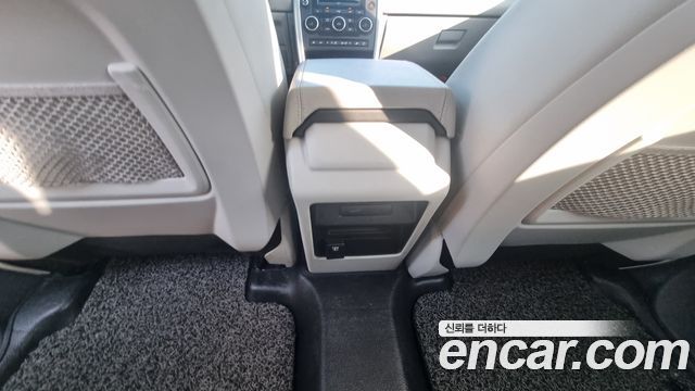 Land Rover Discovery Sport 2.0 TD4 SE 2017 — фото 20