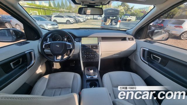 Land Rover Discovery Sport 2.0 TD4 SE 2017 — фото 21
