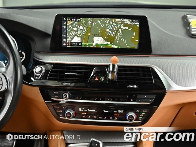 BMW 5 Series (G30) 520d M Sport package 2018 — фото 16