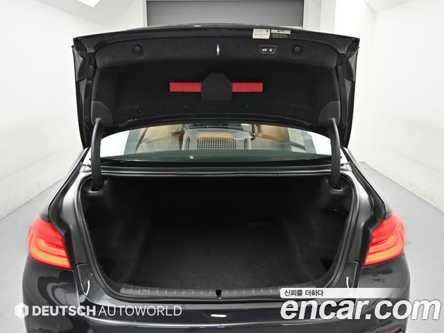 BMW 5 Series (G30) 520d M Sport package 2018 — фото 20