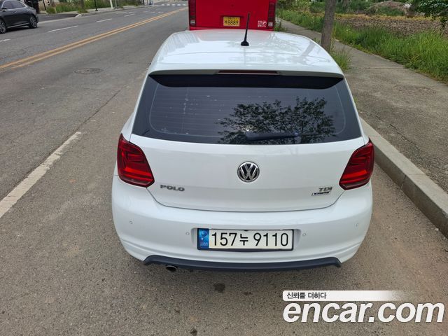 Volkswagen Polo 1.4 TDI R-Line 5th 2016 — фото 4