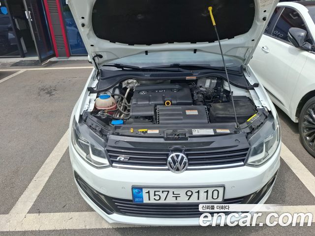 Volkswagen Polo 1.4 TDI R-Line 5th 2016 — фото 6