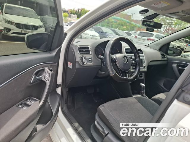 Volkswagen Polo 1.4 TDI R-Line 5th 2016 — фото 7