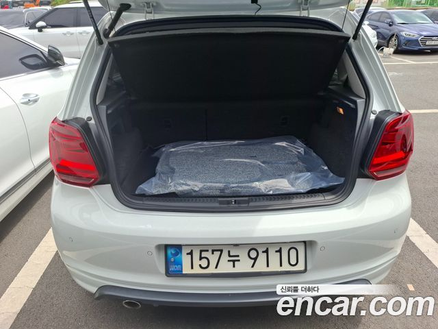 Volkswagen Polo 1.4 TDI R-Line 5th 2016 — фото 15