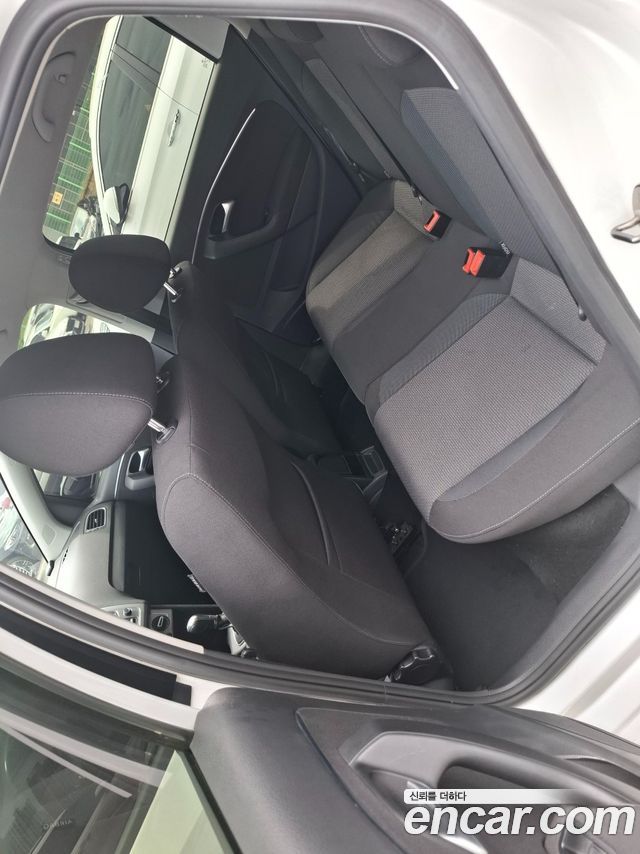 Volkswagen Polo 1.4 TDI R-Line 5th 2016 — фото 16