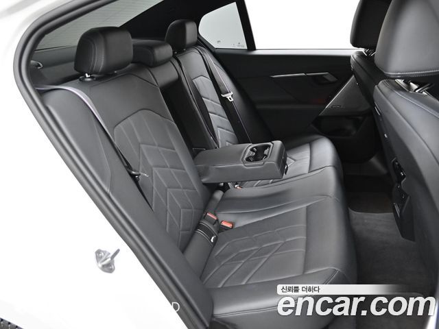 BMW 5 Series (G60) 520i M Sport 2024 — фото 16