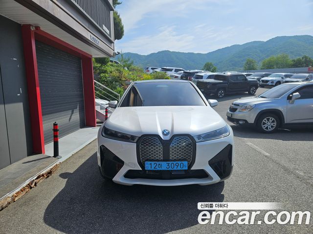 BMW iX xDrive50 Sports Plus 2023 — фото 2
