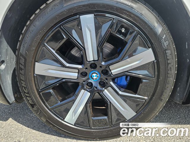BMW iX xDrive50 Sports Plus 2023 — фото 5