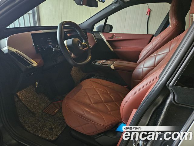 BMW iX xDrive50 Sports Plus 2023 — фото 8