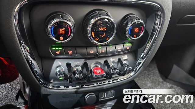 MINI Cooper Clubman Classic 2nd 2023 — фото 29